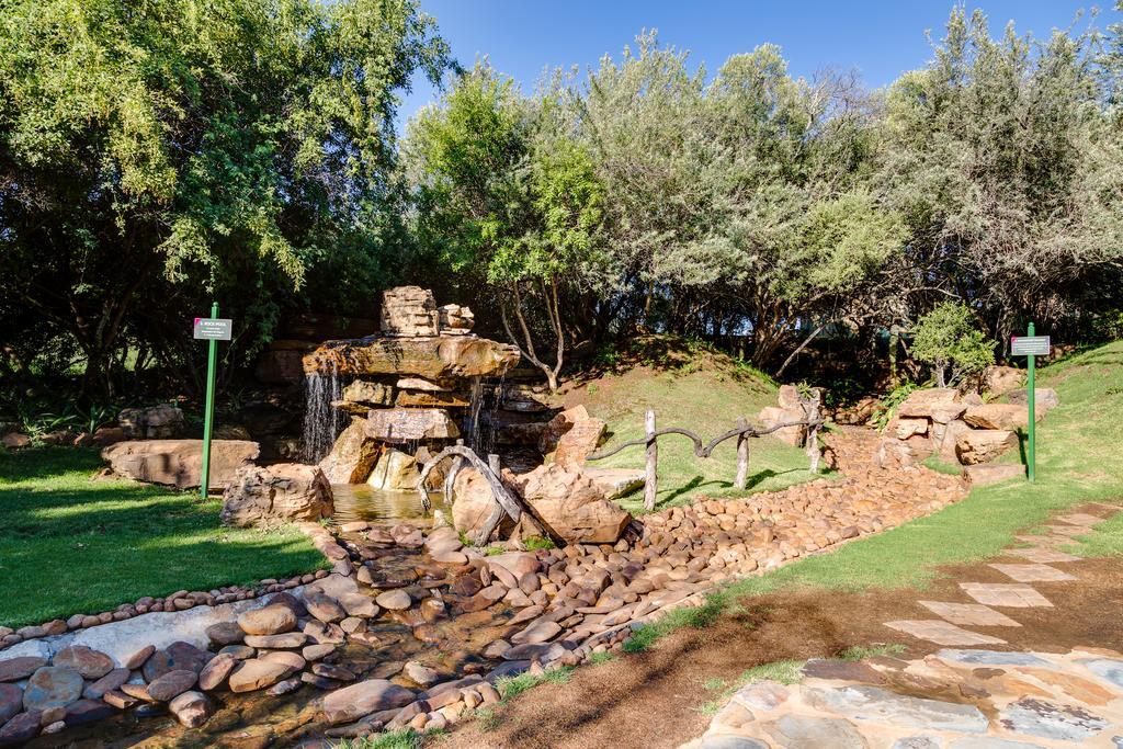 Mount Grace Hotel & Spa Magaliesburg Exterior photo The rock formations at the entrance to the park